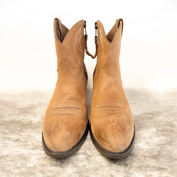 Ariat Shoes - Ariat Boots Western Ankle Boots Tan Leather Back Zip Style 7.5B